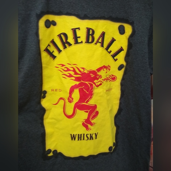 Fireball whiskey detail graphic print T small - Picture 2 of 4